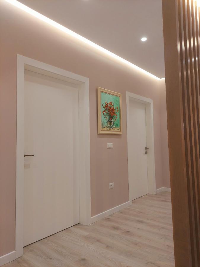 Luxurious Double Bedroom Suite Τίρανα Εξωτερικό φωτογραφία